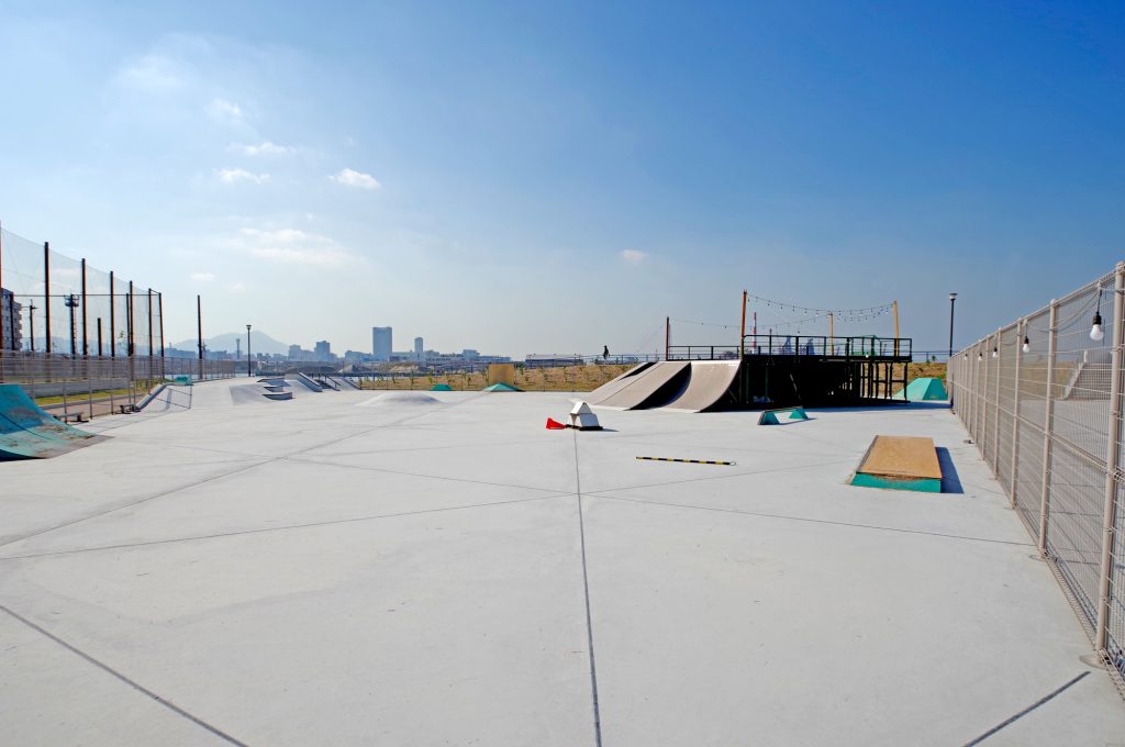 スケートボードパークの写真