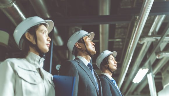 工場の視察の様子